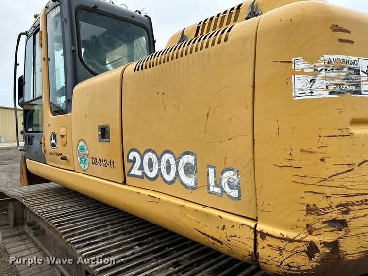 image for item OG9124 2006 John Deere 200C LC  excavator