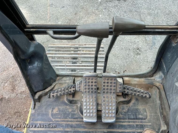 image for item OG9124 2006 John Deere 200C LC  excavator