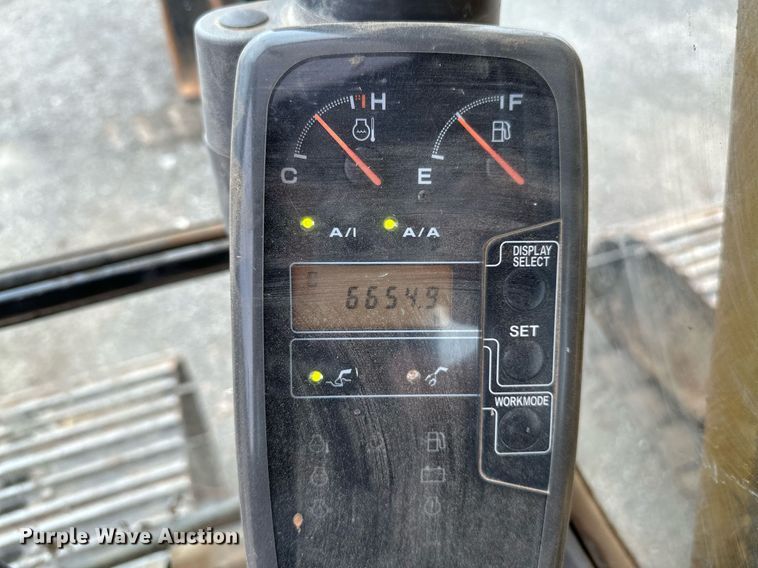 image for item OG9124 2006 John Deere 200C LC  excavator