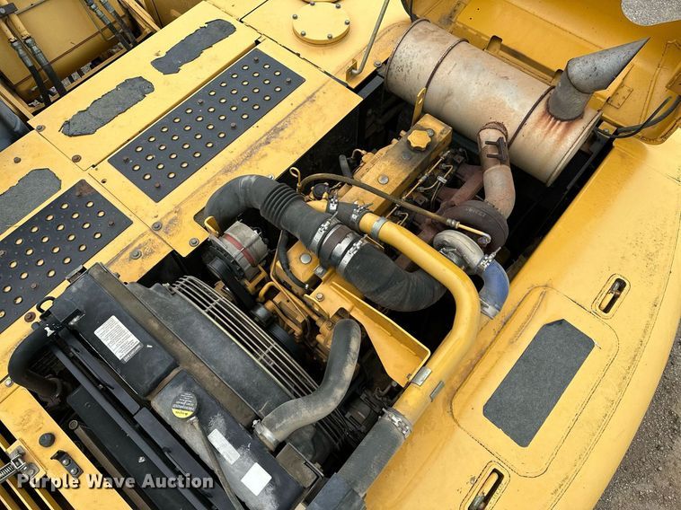 image for item OG9124 2006 John Deere 200C LC  excavator