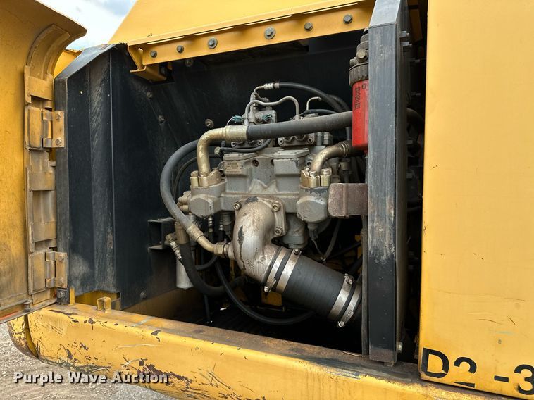 image for item OG9124 2006 John Deere 200C LC  excavator