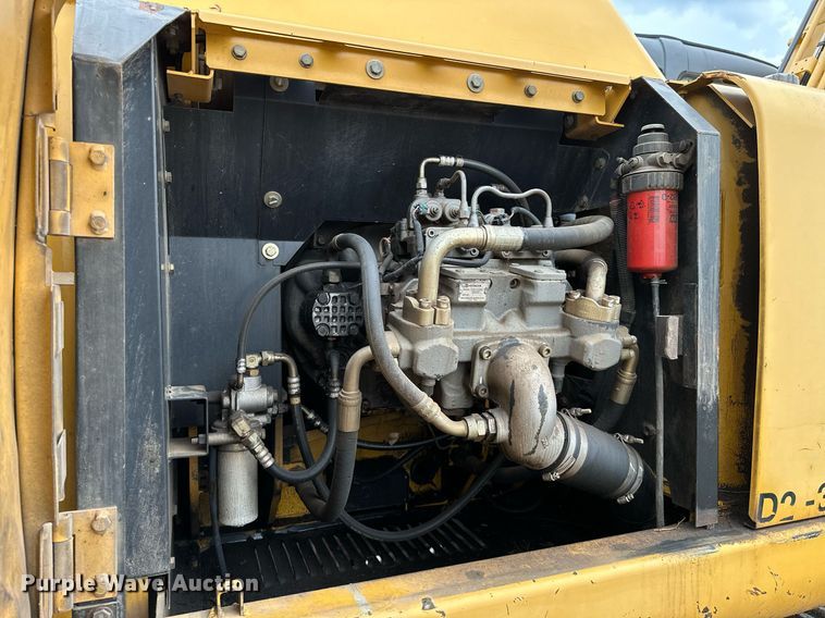 image for item OG9124 2006 John Deere 200C LC  excavator