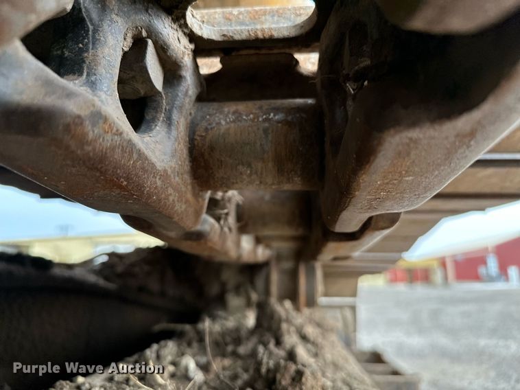 image for item OG9124 2006 John Deere 200C LC  excavator