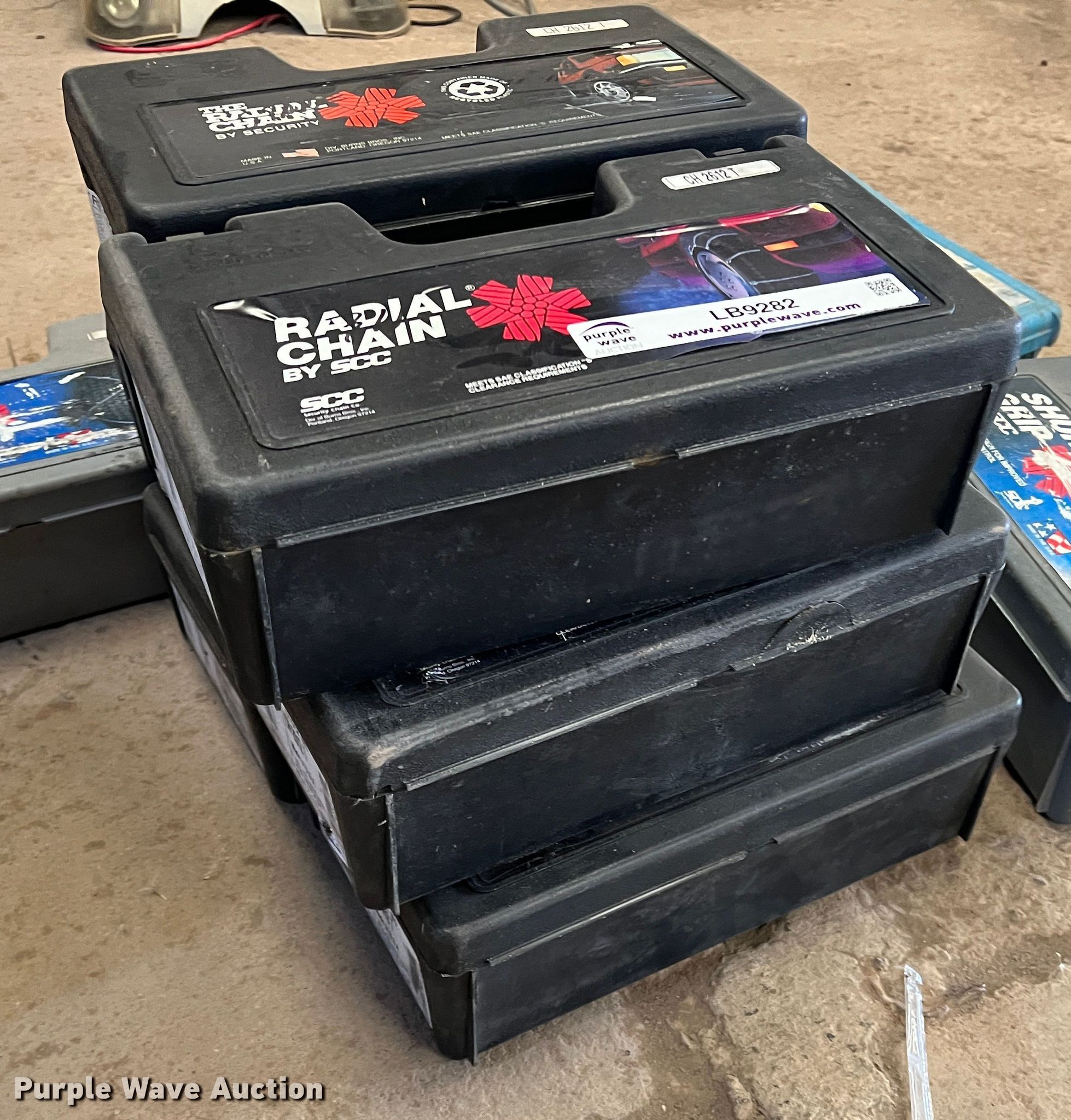 (13) tire chain sets in Pampa, TX Item LB9282 sold Purple Wave