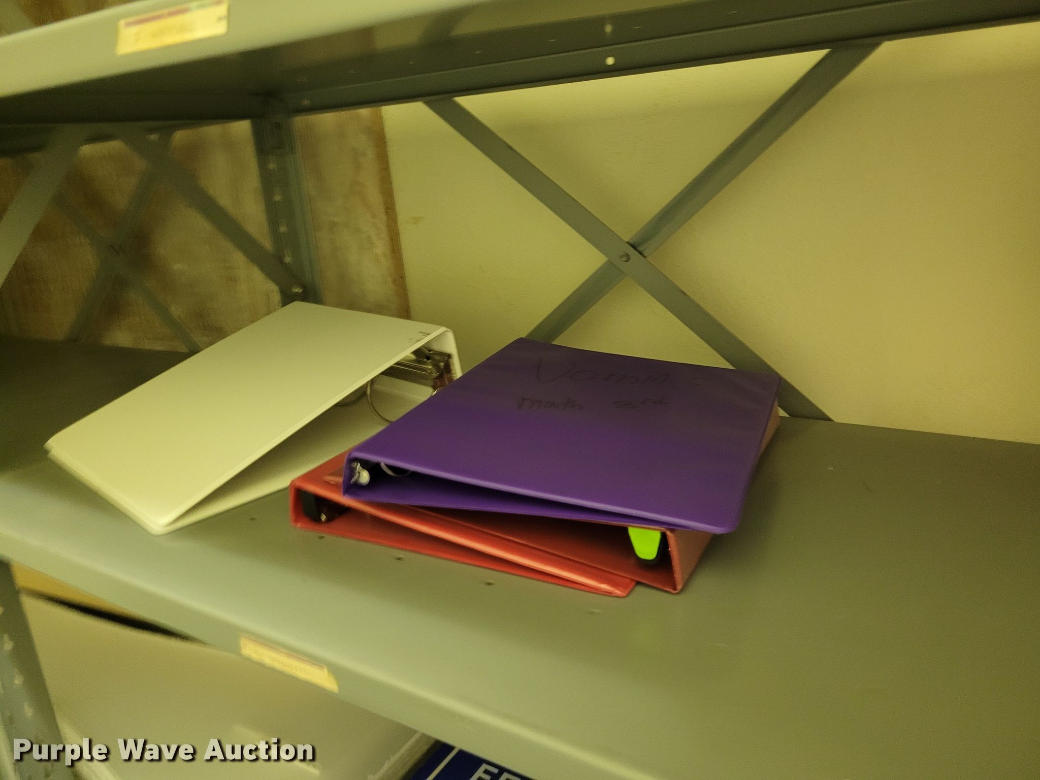 Furniture in Manhattan, KS Item NX9519 sold Purple Wave