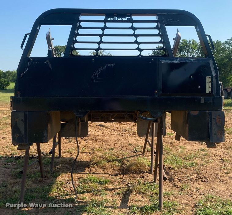 image for item DI7794 DewEze  hydraulic bale bed