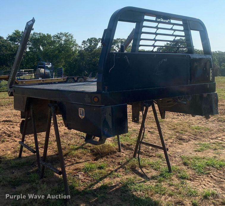 image for item DI7794 DewEze  hydraulic bale bed