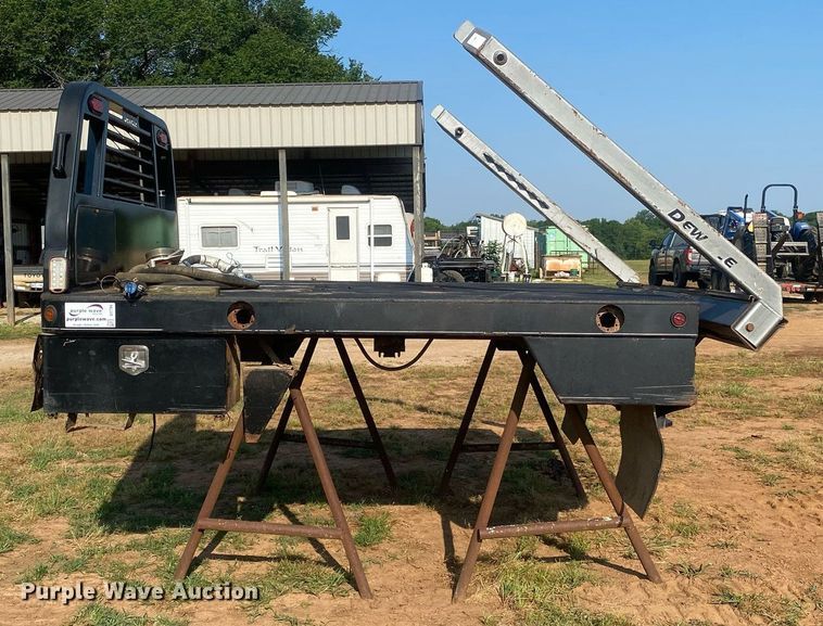 image for item DI7794 DewEze  hydraulic bale bed