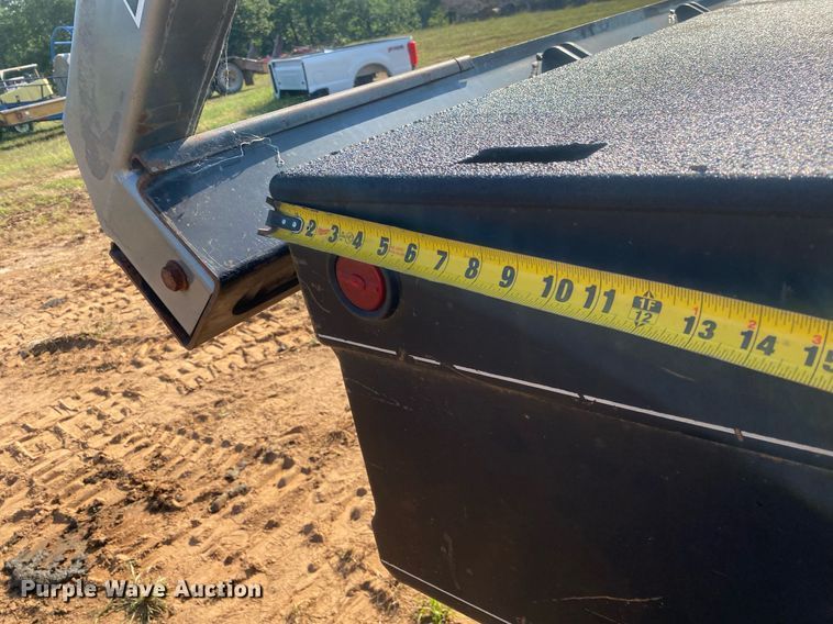 image for item DI7794 DewEze  hydraulic bale bed