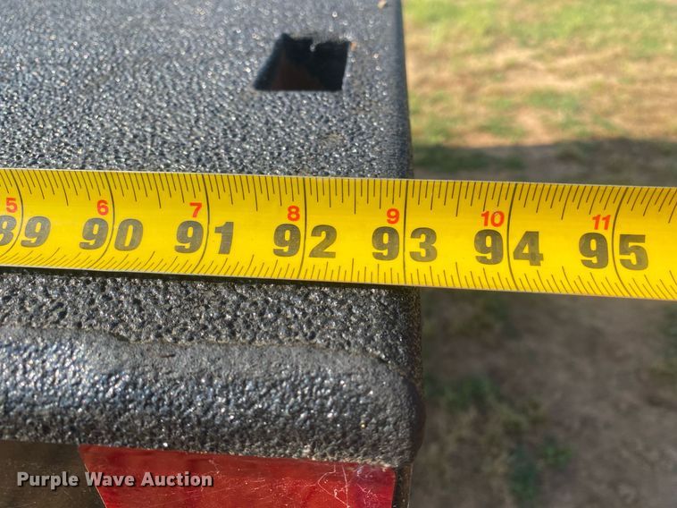 image for item DI7794 DewEze  hydraulic bale bed