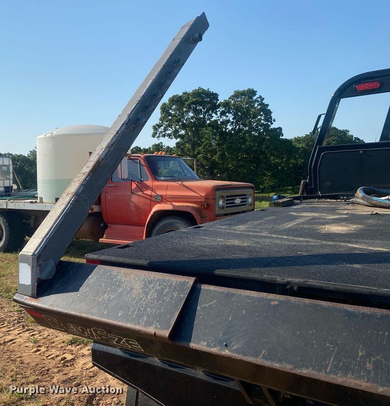 image for item DI7794 DewEze  hydraulic bale bed