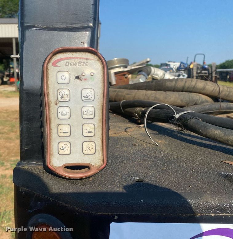 image for item DI7794 DewEze  hydraulic bale bed