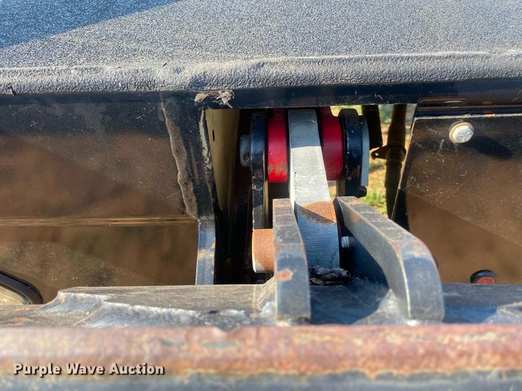 image for item DI7794 DewEze  hydraulic bale bed