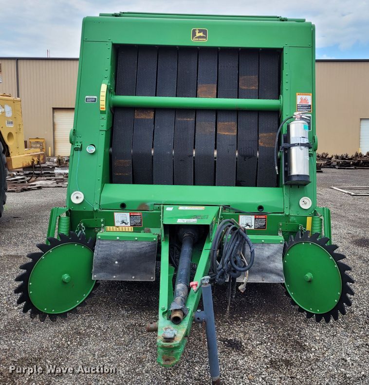 image for item DK1890 2000 John Deere 566  round baler