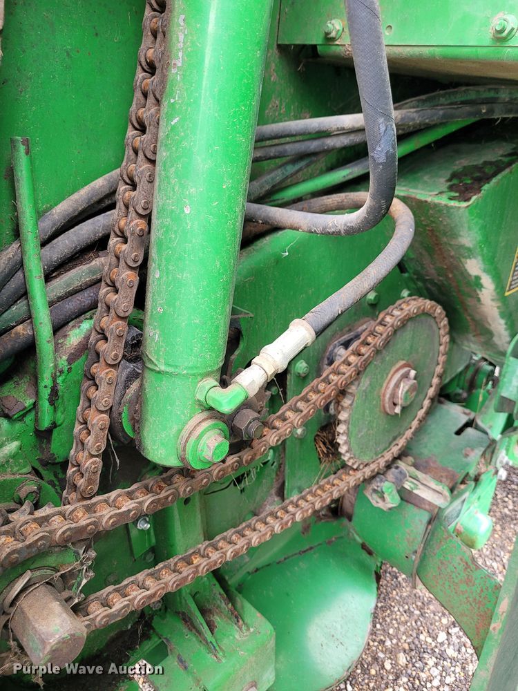 image for item DK1890 2000 John Deere 566  round baler