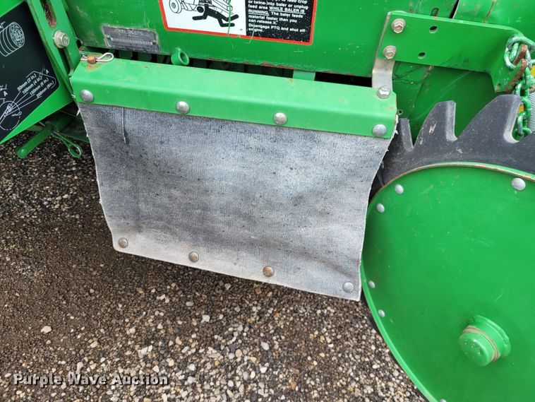 image for item DK1890 2000 John Deere 566  round baler