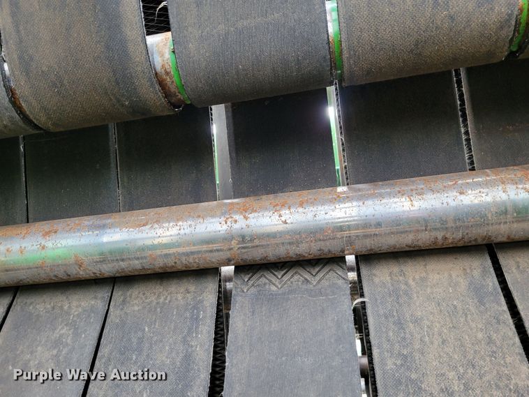 image for item DK1890 2000 John Deere 566  round baler