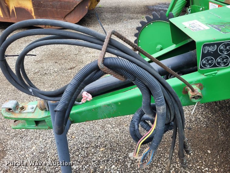 image for item DK1890 2000 John Deere 566  round baler