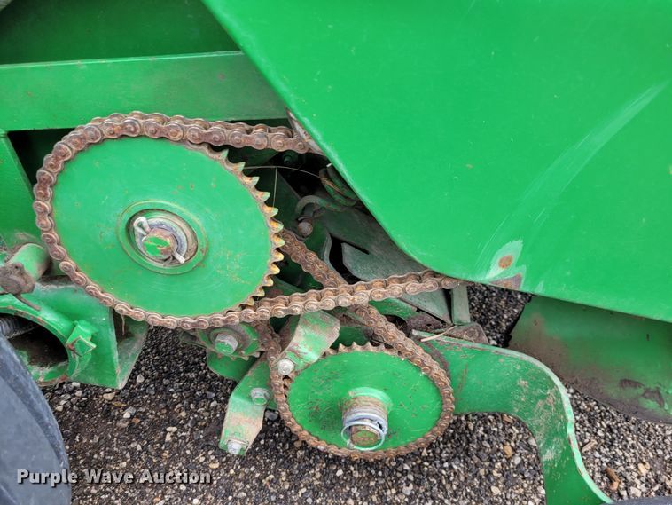 image for item DK1890 2000 John Deere 566  round baler