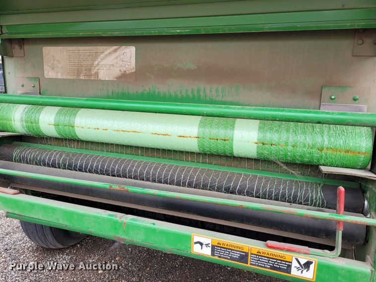 image for item DK1890 2000 John Deere 566  round baler