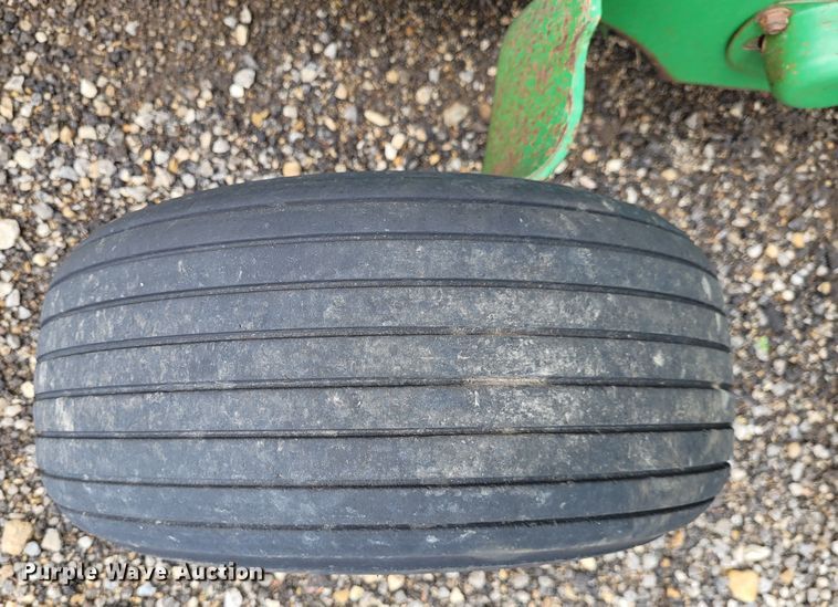 image for item DK1890 2000 John Deere 566  round baler