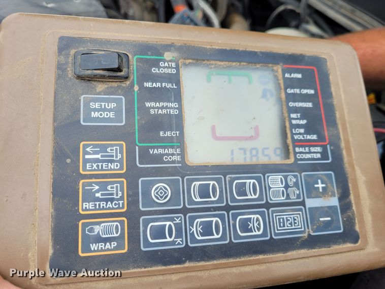 image for item DK1890 2000 John Deere 566  round baler