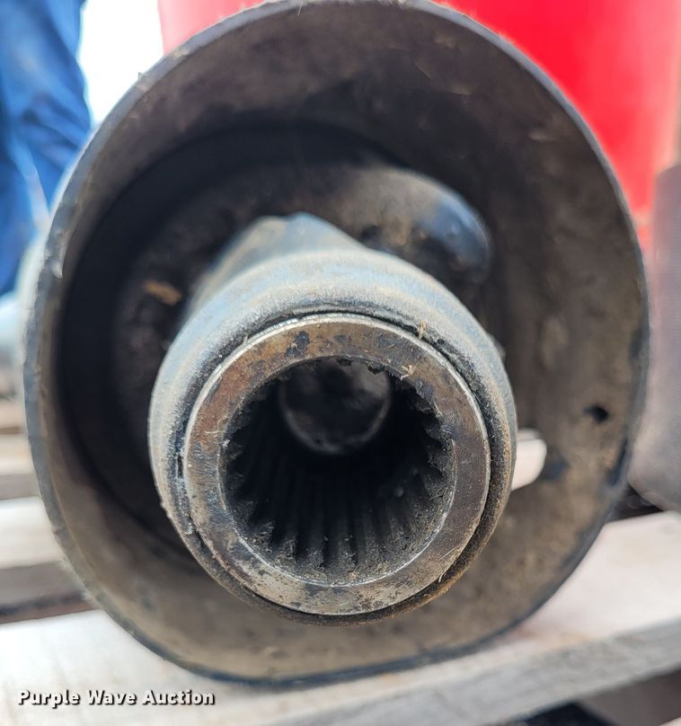 image for item DK1890 2000 John Deere 566  round baler