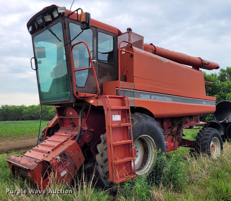 image for item DK1894 1989 Case IH 1640 Axial-Flow  RWA combine