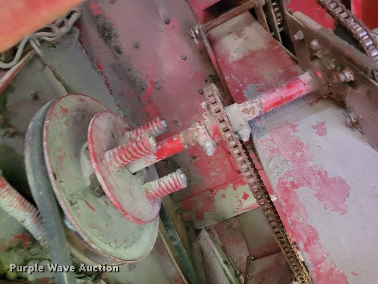 image for item DK1894 1989 Case IH 1640 Axial-Flow  RWA combine