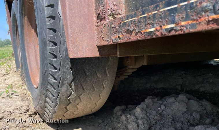 image for item DL3767 1990 Kiefer Built  livestock trailer