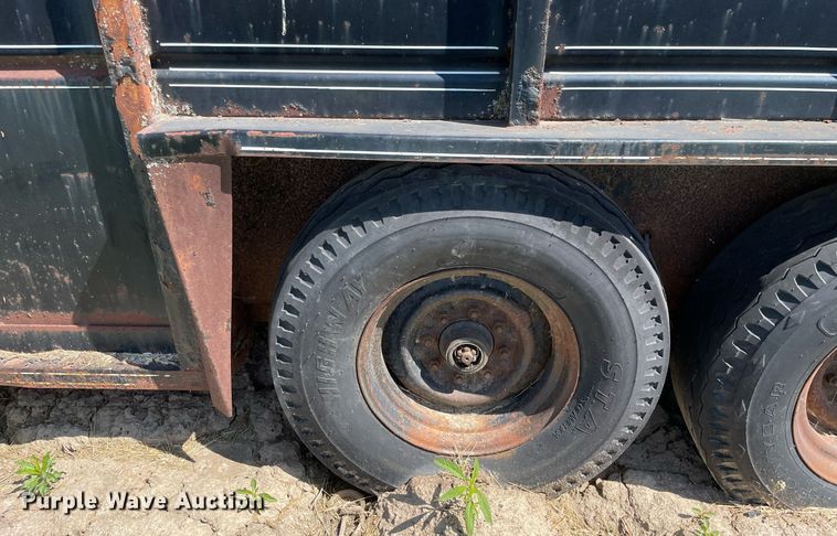 image for item DL3767 1990 Kiefer Built  livestock trailer