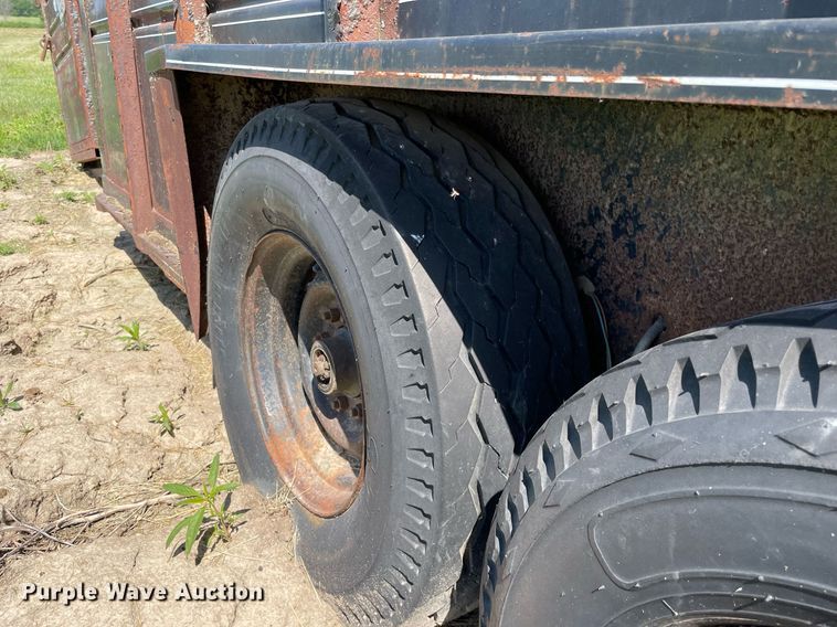 image for item DL3767 1990 Kiefer Built  livestock trailer