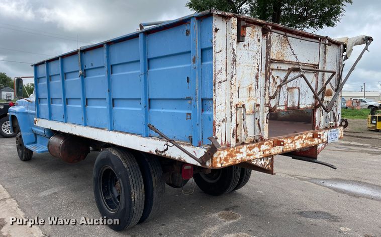 image for item DN4657 1970 Ford 600  grain truck
