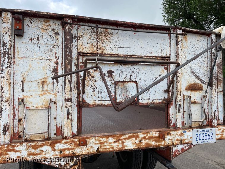 image for item DN4657 1970 Ford 600  grain truck