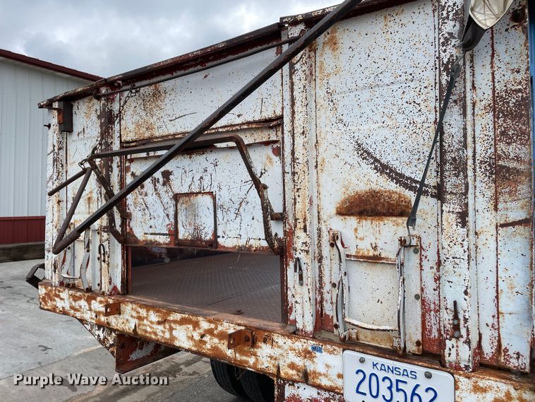 image for item DN4657 1970 Ford 600  grain truck