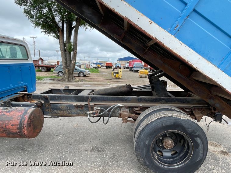 image for item DN4657 1970 Ford 600  grain truck