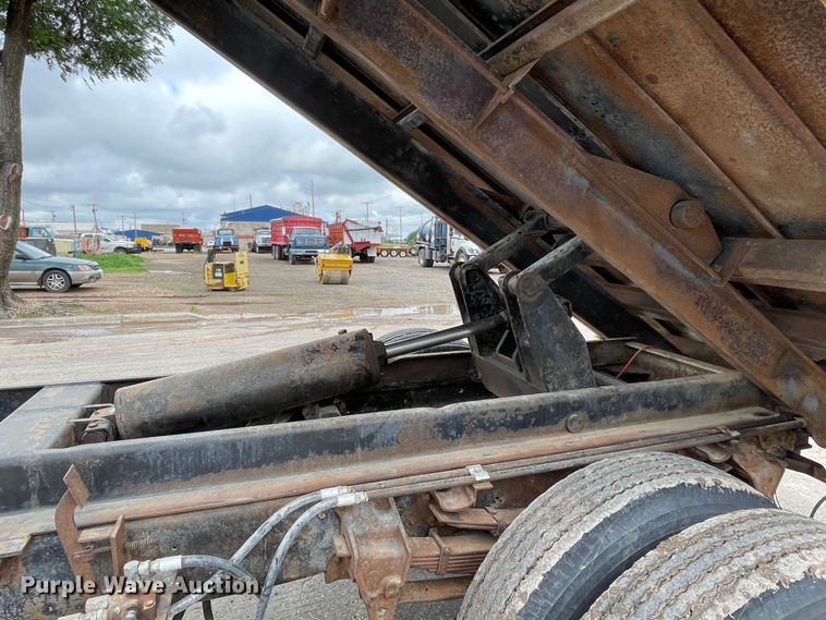 image for item DN4657 1970 Ford 600  grain truck