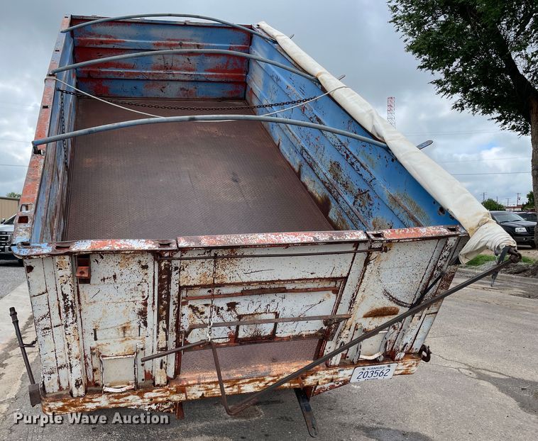 image for item DN4657 1970 Ford 600  grain truck