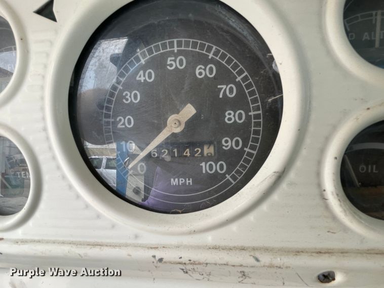 image for item DN4657 1970 Ford 600  grain truck