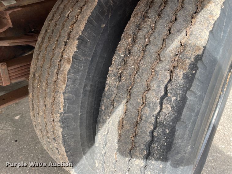 image for item DN4657 1970 Ford 600  grain truck