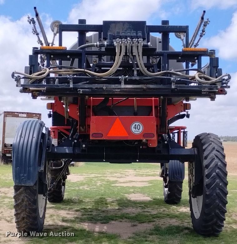 image for item DN6475 2013 Apache AS1220  sprayer