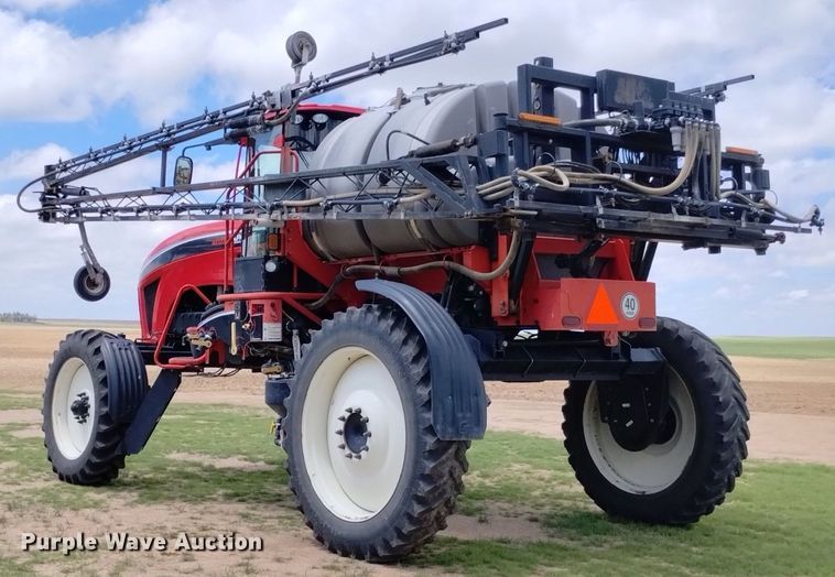 image for item DN6475 2013 Apache AS1220  sprayer