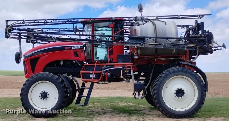 image for item DN6475 2013 Apache AS1220  sprayer