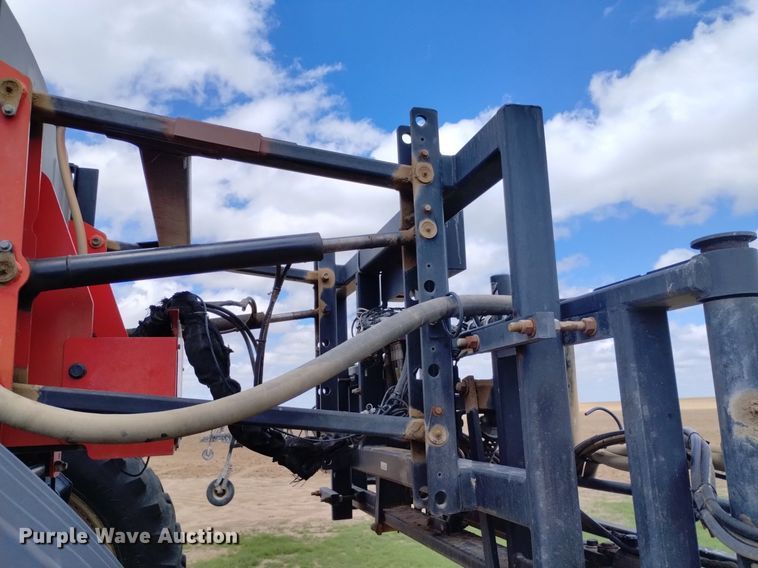 image for item DN6475 2013 Apache AS1220  sprayer