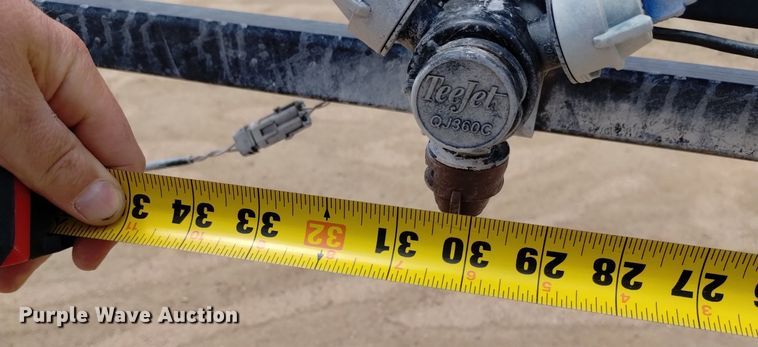 image for item DN6475 2013 Apache AS1220  sprayer