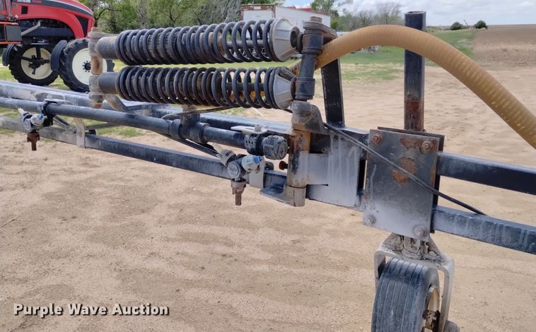 image for item DN6475 2013 Apache AS1220  sprayer