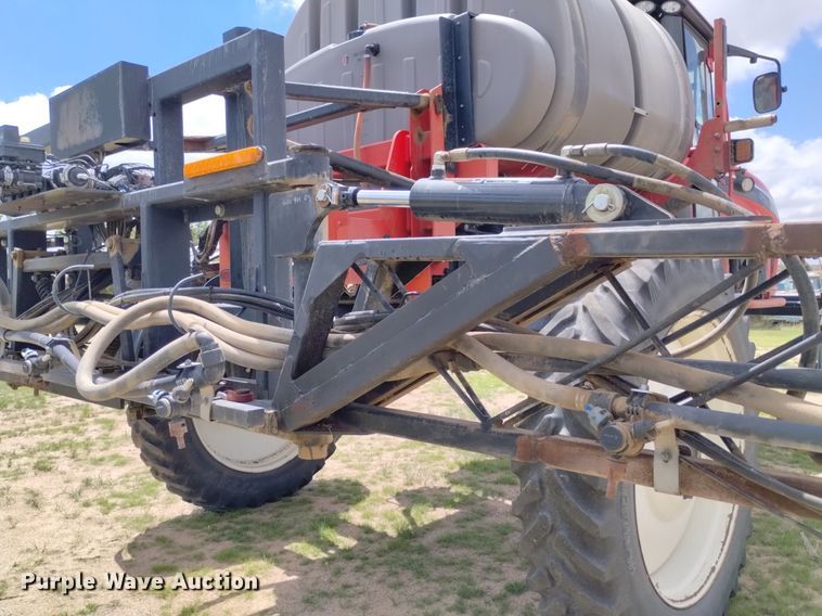 image for item DN6475 2013 Apache AS1220  sprayer