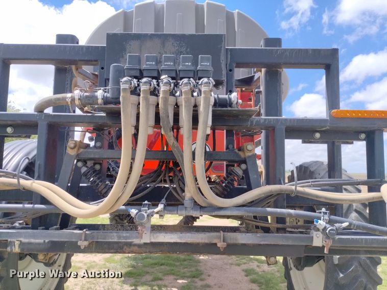 image for item DN6475 2013 Apache AS1220  sprayer