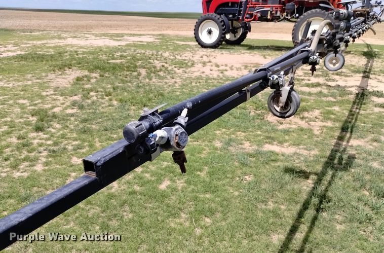 image for item DN6475 2013 Apache AS1220  sprayer