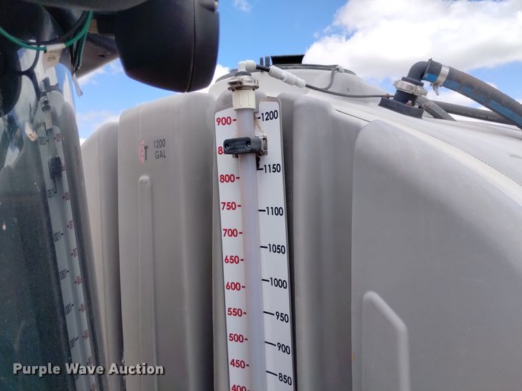 image for item DN6475 2013 Apache AS1220  sprayer